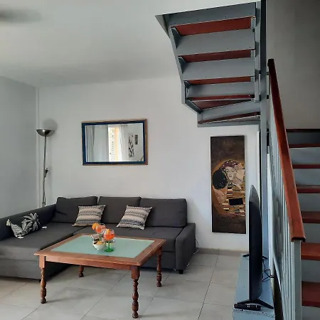 아파트 Sun & Surf Loft, Near Main Street And Beach, Wifi Fiber, Winter Garden With Sea View